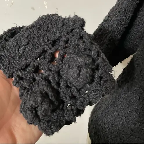 Carraig Donn Black Crochet Flowers 100% Pure Irish Boho Indie Wool Sweater S