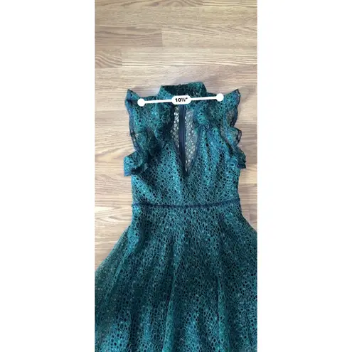 Alexis forest green Eleanora Lace Cap Sleeve Gown size medium