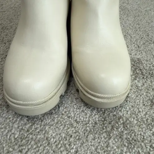 ShoeDazzle 9 Danilyn lug sole combat moto ankle boot 2442 Gold