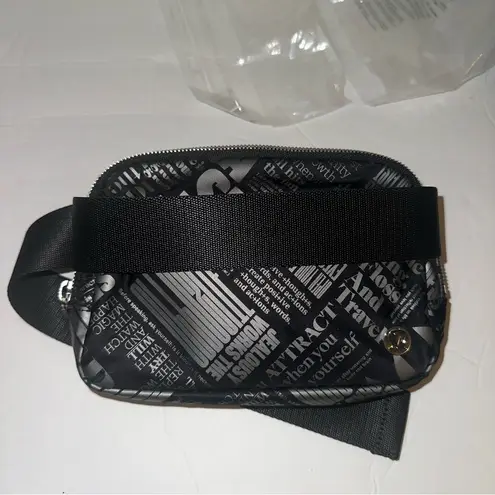 Lululemon Athletica Everywhere Belt Bag 1L  
Manifesto Print color black & silver - Image 15