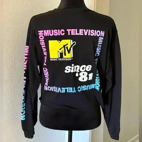 MTV Official Merchandise Cropped Long Sleeve Graphic T