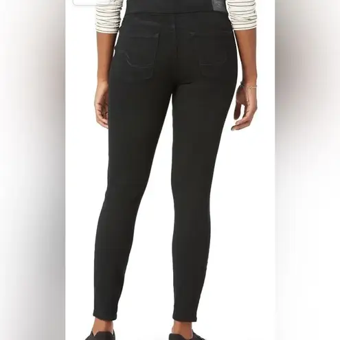 NWT Levi signature Totally Shaping Pull