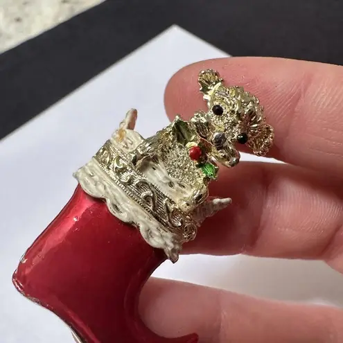 Signed Gerry’s Holiday Brooch Pin Gold Tone Puppy Dog In A Christmas Stocking