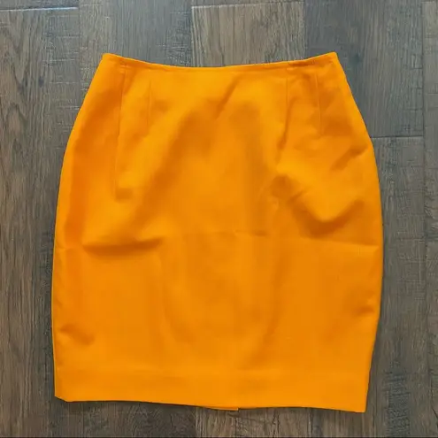 EMANUEL UNGARO 100% wool blazer and skirt set, size 6/40