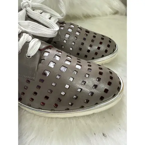 Pas De Rouge Women's Gray Leather Perforated Lace Up Oxford Shoes Size 40