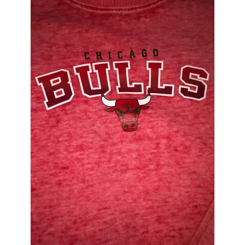 Chicago Bulls NBA Sweatshirt Womens Size M Red High Low Hem Soft Lightweight Size M