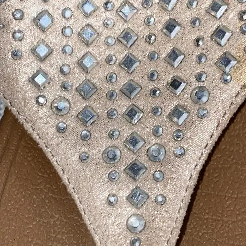 FitFlop  Wo size 8 Tan Sandals with Silver Accents Cushioned Comfort. CLEAN