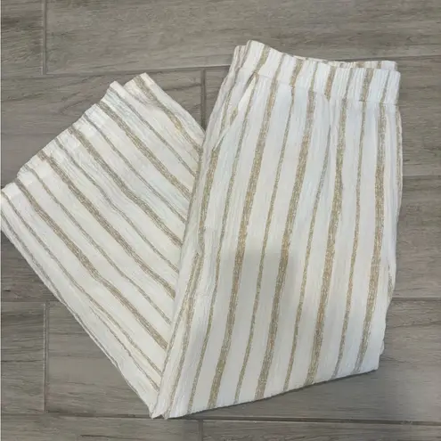 JM Collection JM Collection White and Tan Striped Cropped pants size Medium