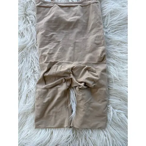 SKIMS Seamless Sculpt Butt Lifting Open Bust Bodysuit Clay Size Small