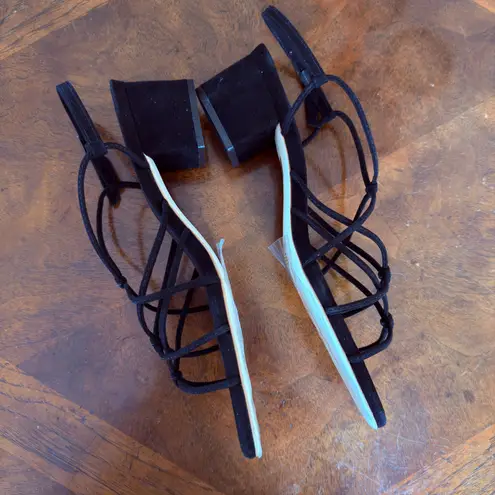 Doen Reve Block Heeled Sandal Black Suede Womens 37 NIB Size 6.5