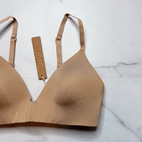 SKIMS NWT Wireless Form T-Shirt Bra