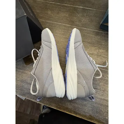 Vionic Cassis Shoes - Women's, Light Grey, Size 8 Sneaker Tennis Shoe Comfort