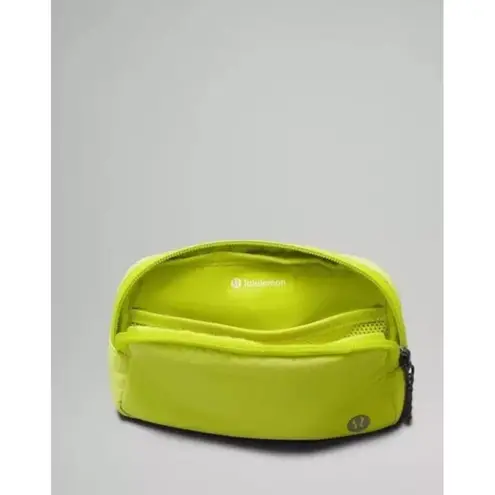 Lululemon Everywhere Belt Bag Mini Ripstop Adjustable Fits Phone Keys Cards NWT