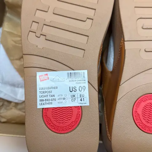 FitFlop Lulu Leather Toe-Thongs Casual Sandals- Light Tan- Size 9