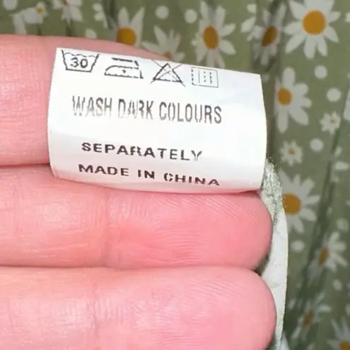 Daisy Patterned Sleeveless Button Front Green Dress