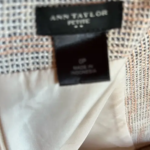 Ann Taylor Like New  Petite skirt