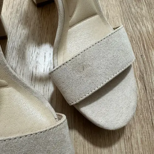 CL LAUNDRY | Go On Block Heel Beige Suede Block Heels Tan Size 5.5