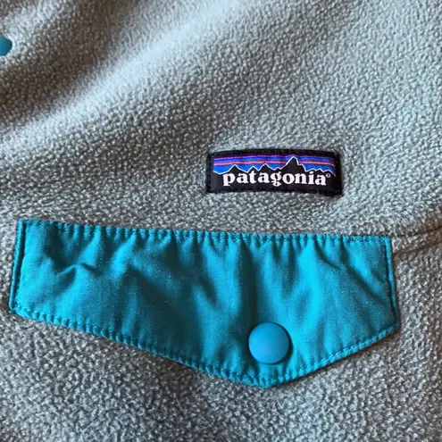 Patagonia  Womens Lightweight Synchilla Gray and Teal Pullover - Image 4