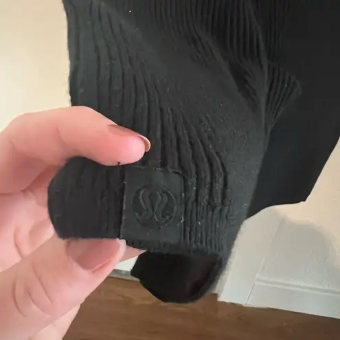 Lululemon  Ribbed Knit High Rise Short 8”