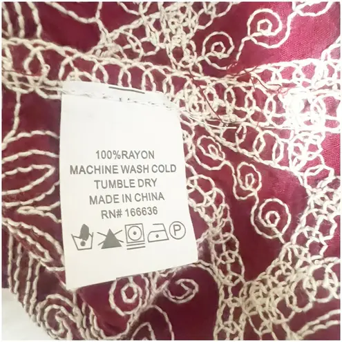 Kindred Embroidered Floral Peasant Top Sz Medium Bell Sleeve Red Cream Romantic