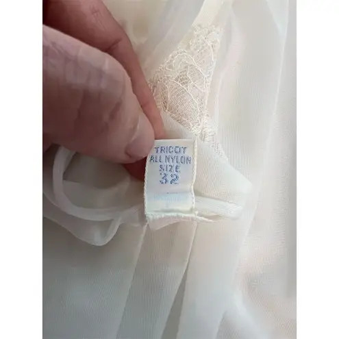 Vanity Fair Vintage Floral Lace Wedding Gown Women's Size 32 Standard White