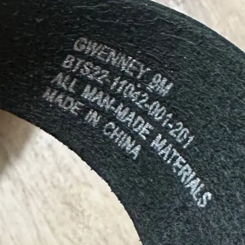 Baretraps | NWOT Gwentey Faux Leather Buckle Chunky Heel Y2K Slip Sandals, 9M