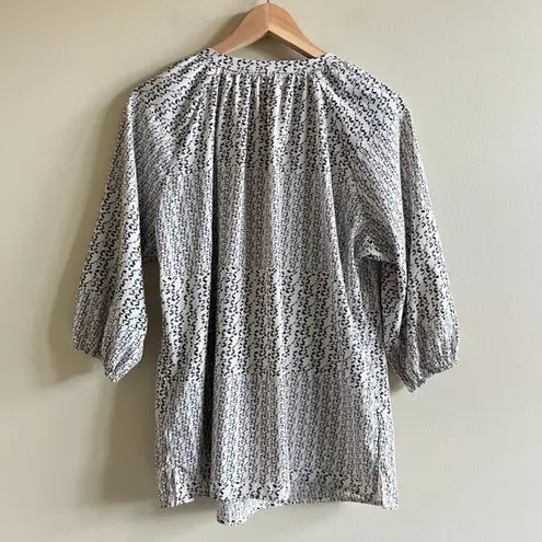Skies Are Blue Anthropologie SKIES ARE BLUE Cream Navy balloon sleeve blouse size M Top V Neck