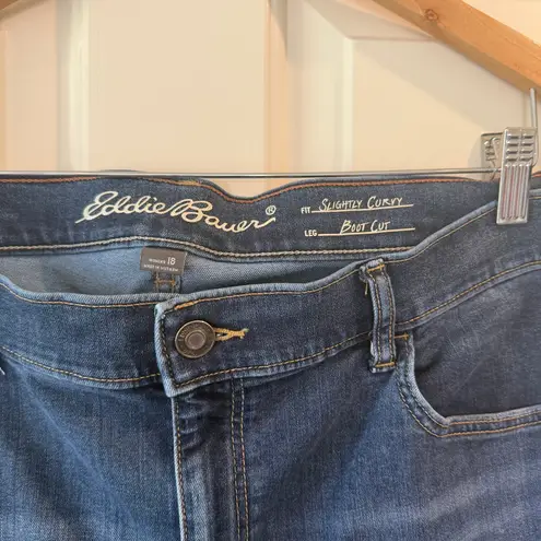 Eddie Bauer  Women's Slightly Curvy Boot Cut Med Wash SZ 18 Western Plus Size