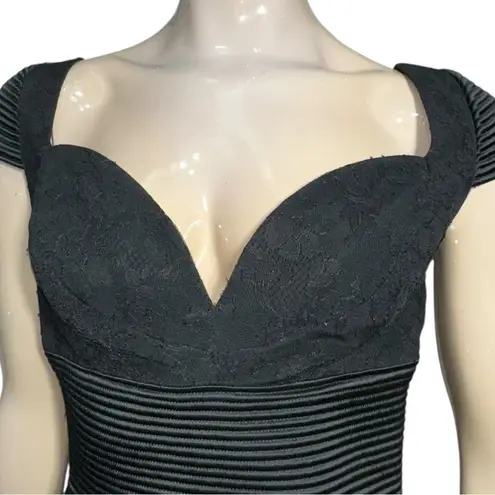 Badgley Mischka Women’s 6 Black Lace Bustier Top Rhinestone Button Back Dress