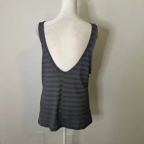 Athleta  navy blue & white pattern tank top size M