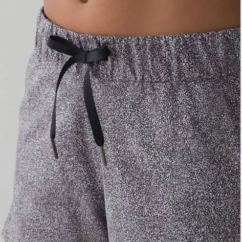 Lululemon  On the Fly Shorts Sea Spray Alpine White Dark Chrome Size 4