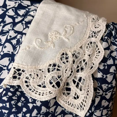 VTG 80s Lace Bow Tie Graphic Pattern Belted Dress SZ M Mad Men Doiley Unique Blue Size M