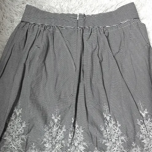 Ny Collection Black White Striped Skirt w/ Embroidered Hem | Size 6