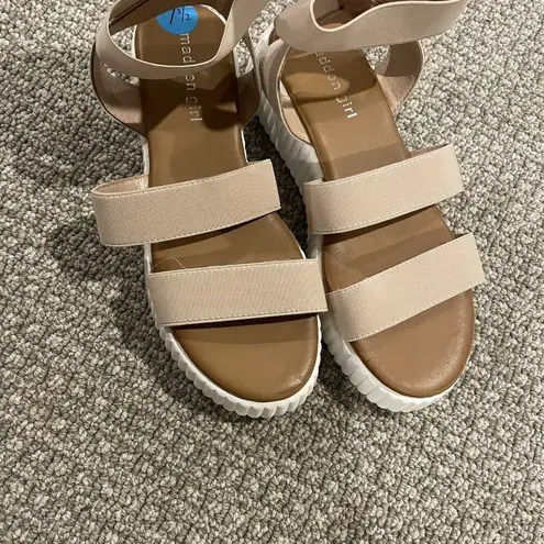 Madden Girl New  Platform Sandals Womens Size 7.5 Beige & White Strappy Ankle