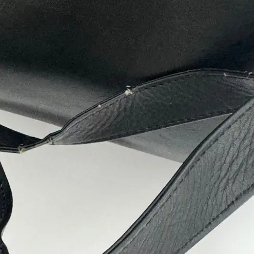 The Sak Crossbody Shoulder Black Leather Zipper Top and Back Zipper Pocket