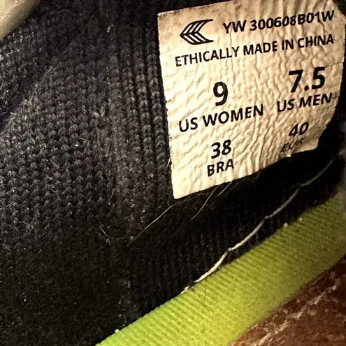 Cariuma OCA Low Sneaker Organic Cotton Canvas Cork Lace Up Cap Toe Black W9 M7.5 Size 9