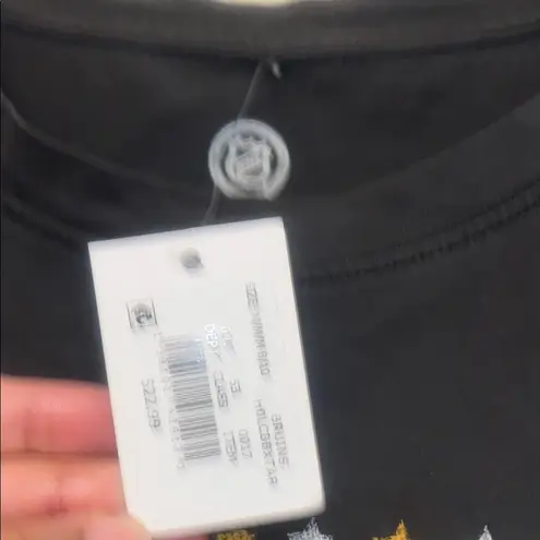 Boston Bruins women’s T