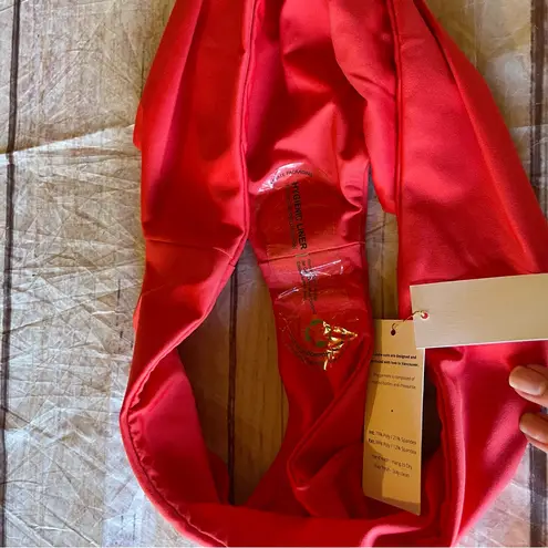 Londre Bodywear Sports Scoop Top, High Leg Scrunch Bottom Fiesta Red Size XL NEW