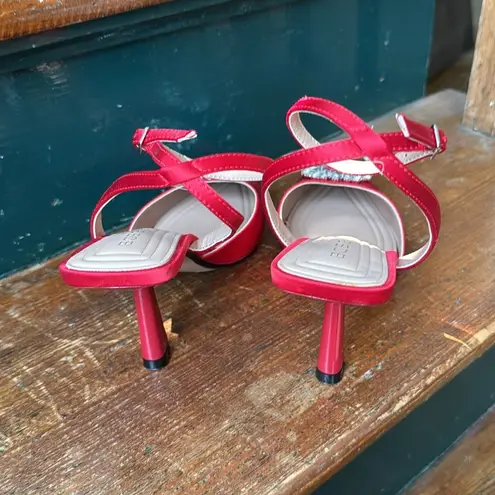 BCBGeneration  Ipany Women's Brooch Detail Pointed Toe Pumps 9 thumbnail 5