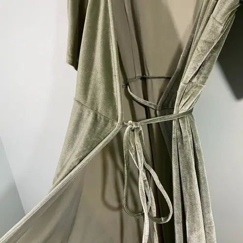 Baltic Born Women Eucalyptus Green Katelyn Velvet Maxi Wrap Dress Size L NWT