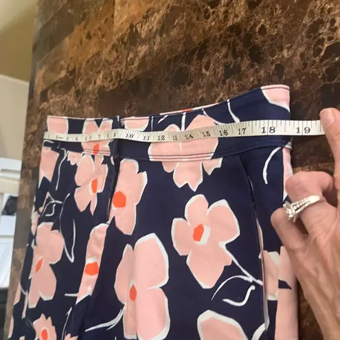 Isaac Mizrahi Women's Tailored Chino Shorts with Scalloped Hem Size 12