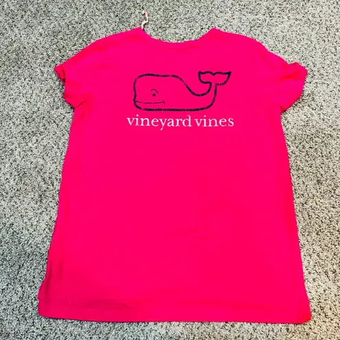 Vineyard Vines NWOT  Hot Pink Vintage Whale Short Sleeve Graphic Pocket Tee