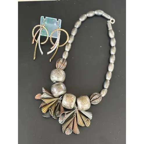 Chunky Metallic Statement Necklace & Gold