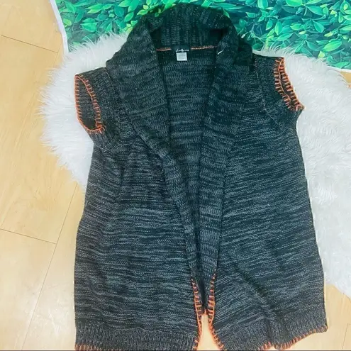 Twentyone gray and orange warm , cozy , fall & winter perfect vest / sweater L Gray Size L
