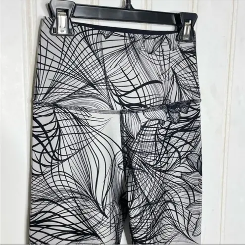 Beyond Yoga Flip It and Reverse It Printed Leggings Sz S
