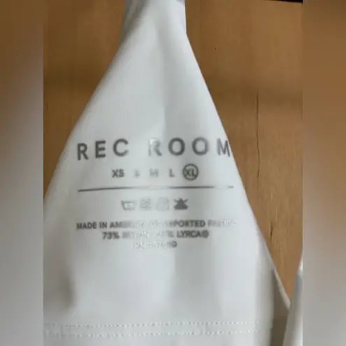 Dec Room Elegant White Sleeveless Dress. Size