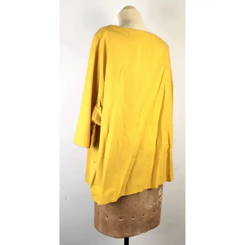 Otto d'ame Women's Mustard Yellow Top With Quarter Sleeves and Trim Details Size 8