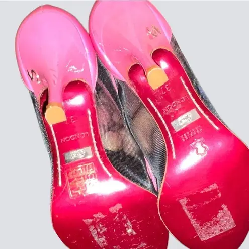 Stuart Couture gorgeous unique pink patten leather heels with black mesh… Size 6.5