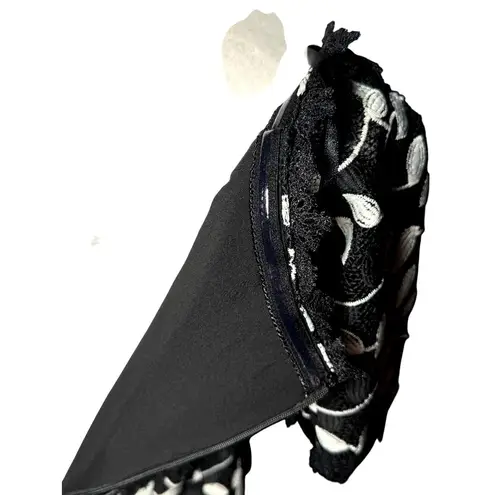 NEW SHANI Black White Lace Floral Cocktail Dress M Womens Elegant Party Wedding Size 4