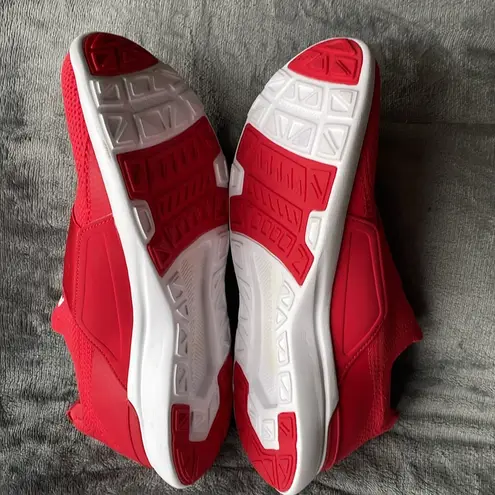 APL NWOT TECHNLOOM BLISS RED WOMENS SIZE 10 SOLD OUT